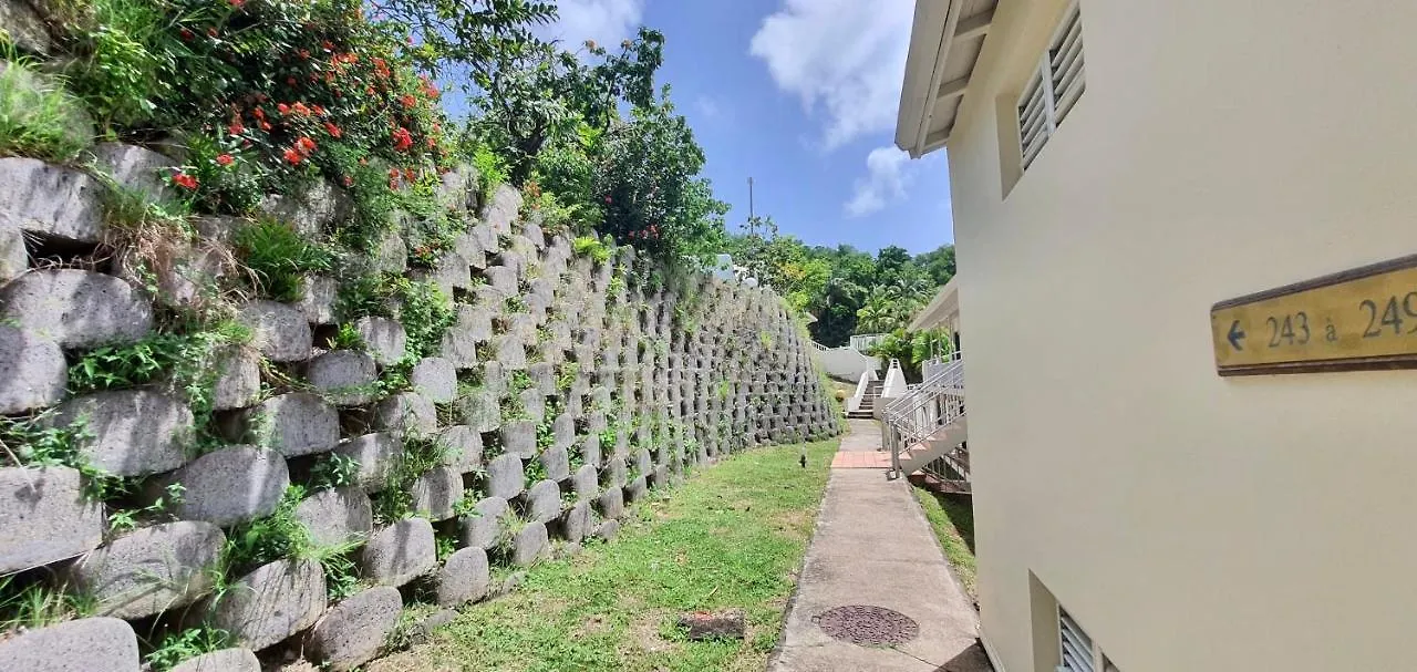 Apartment With 2 Pools Free Wifi And Parking At The Trinite Bay Residence